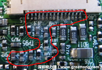 電路板疑似腐蝕氧化，懷疑電流異常過熱造成