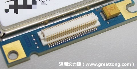PCBA大講堂：板對(duì)板連接器下面裸銅設(shè)計(jì)，造成模組功能不良