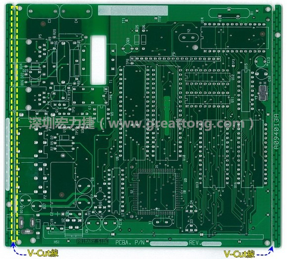 所謂【V-cut】是印刷電路板(PCB)廠商依據(jù)客戶的圖紙要求，事先在PCB的特定位置用轉(zhuǎn)盤(pán)刀具切割好的一條條分割線，其目的是為了方便后續(xù)SMT電路板組裝完成后的「分板(De-panel)」之用，因?yàn)槠淝懈詈蟮耐庑涂雌饋?lái)就像個(gè)英文的【V】字型，因此得名。