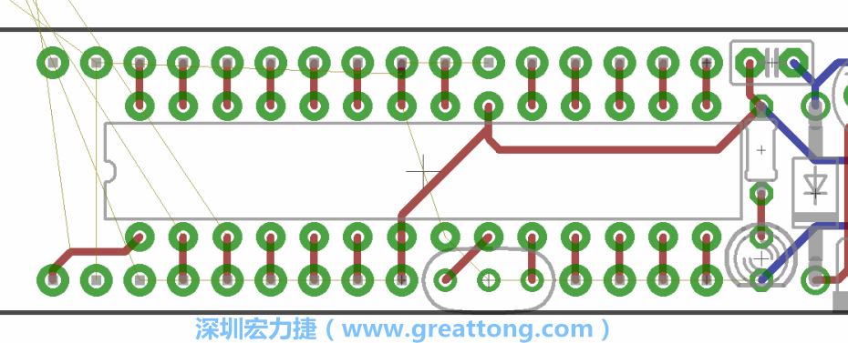 諧振器應(yīng)擺放在ATmega微控制器的針腳8、9和10旁邊，在共鳴器和微控制器中間的高頻信號線應(yīng)該要愈短愈好，此外，其它的信號線應(yīng)該要遠(yuǎn)離這個(gè)區(qū)域且配置在諧振器的下方，這樣做是為了防止不必要的無線電波干擾。