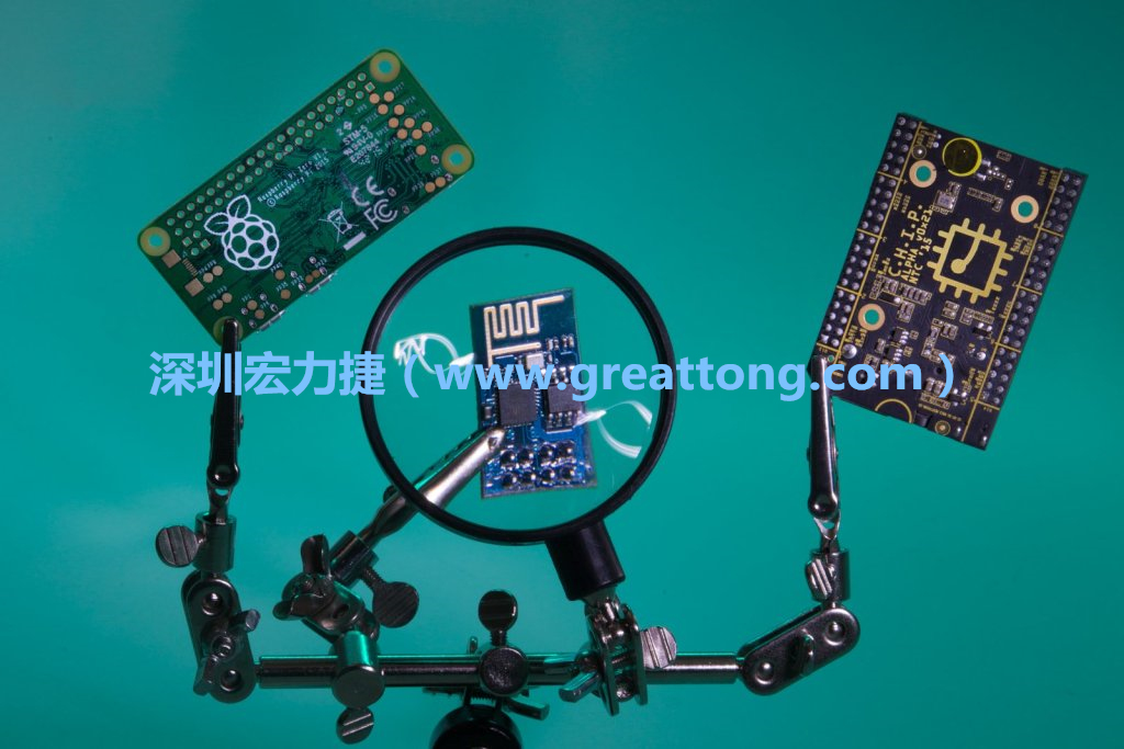 A Raspberry Pi Zero、ESP8266和CHIP。
