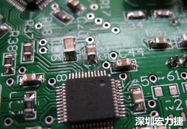 音訊電路訊號品質(zhì)，是影響操作體驗的關(guān)鍵，電路布局要特別注意。