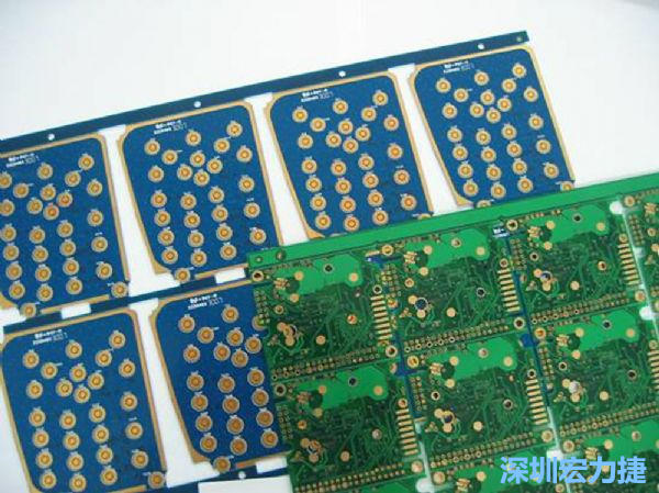 PBC與HDI等硬質(zhì)載板因應(yīng)不同構(gòu)型的結(jié)構(gòu)組裝需求，能做的彈性設(shè)計(jì)有限，必須搭配FPC軟板進(jìn)行整合設(shè)計(jì)。