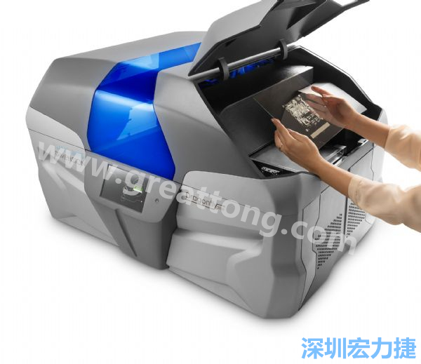 利用3D列印機器可制造多層板。